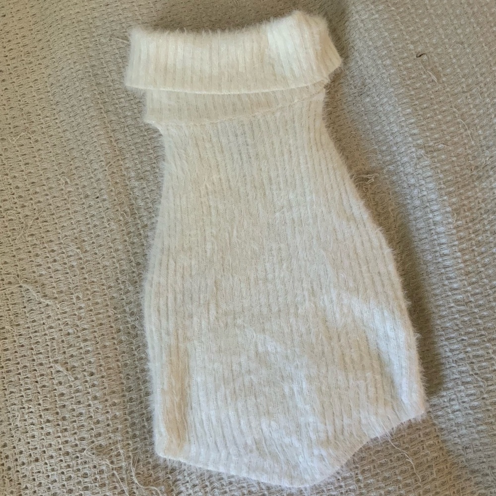 Vintage 90s Y2K Retro White Ribbed Fuzzy Fur Turtleneck Crop Top Tank Size XS